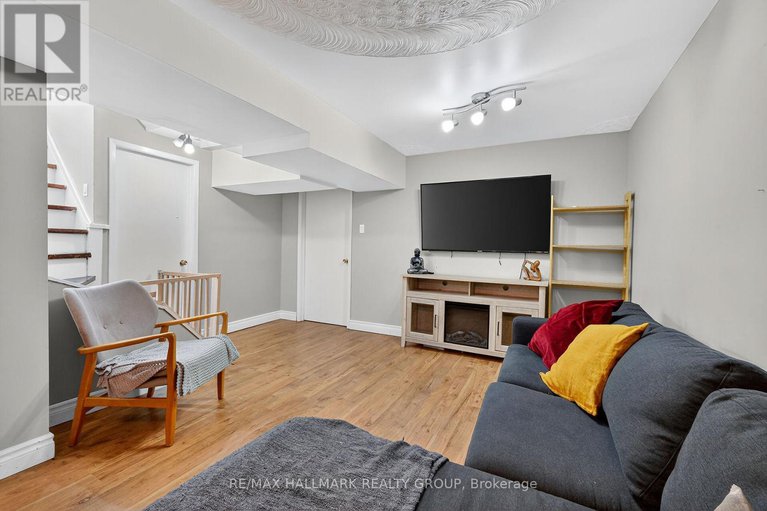 28929560/1821-brousseau-crescent/chateauneuf/ottawa/ontario/K1C2Y5_33
