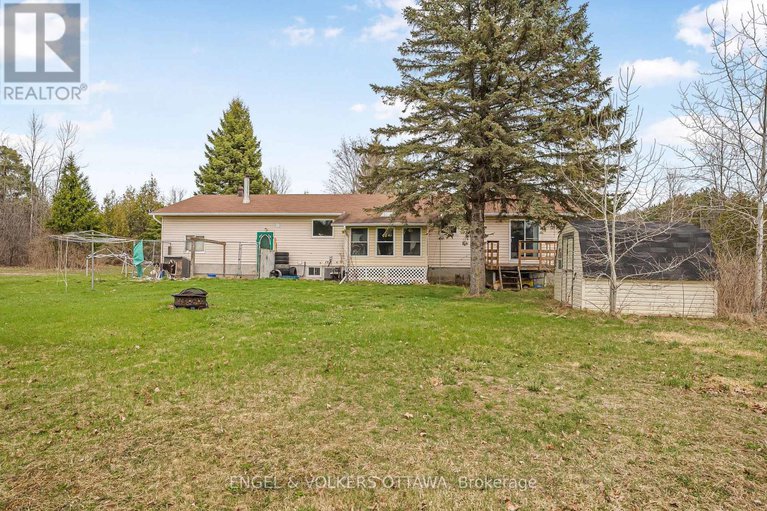 28239136/684-county-road-44-road/north-grenville-twp-kemptville-south/north-grenville/ontario/K0G1J0_41