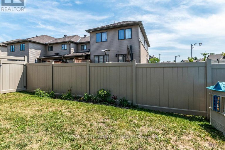 28652256/333-proud-walk-street/stittsville-south/ottawa/ontario/K2S2L8_35