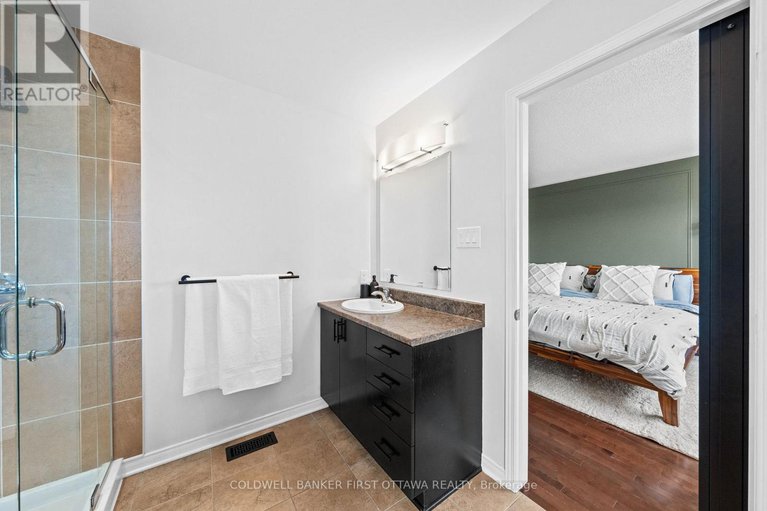 28900707/638-pepperville-crescent/emerald-meadowstrailwest/ottawa/ontario/K2M0E8_23
