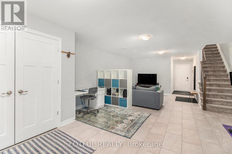28406449/122-matador-private/carson-meadows/ottawa/ontario/K1K2V7_6
