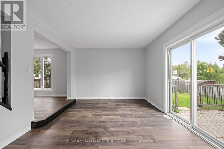 29300116/1083-millwood-court/convent-glen-north/ottawa/ontario/K1C3E9_19