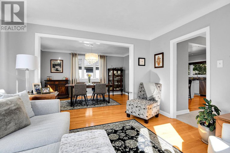 29344421/2239-webster-avenue/alta-vista/ottawa/ontario/K1H7H1_7