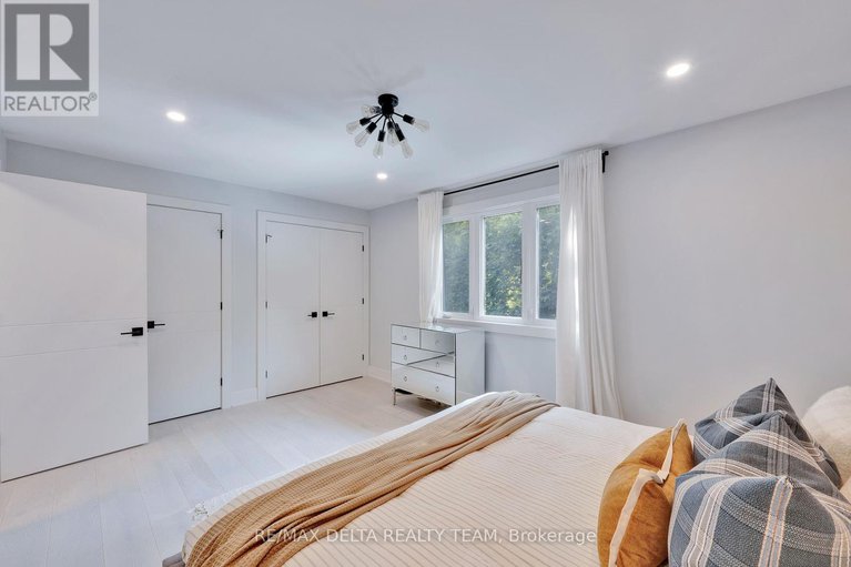 28875474/2556-gravelle-crescent/blackburn-hamlet/ottawa/ontario/K1B3A3_29