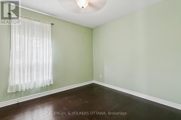 28829655/101-160-montblanc-private/convent-glen-north/ottawa/ontario/K1C0B8_36