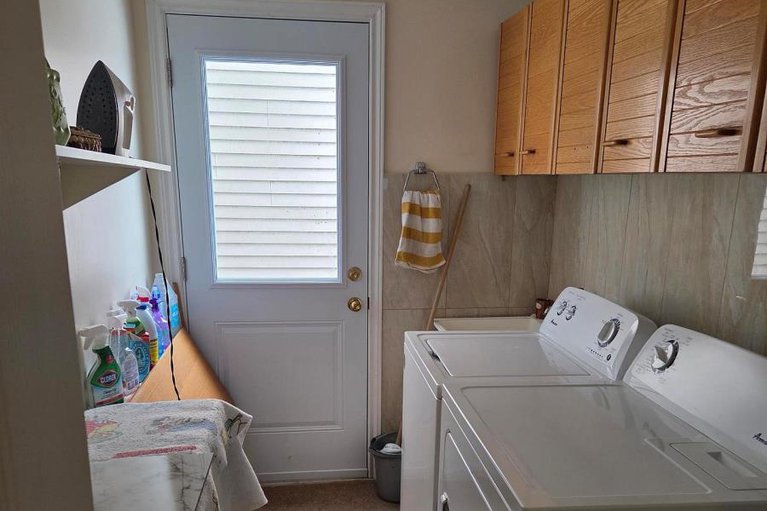 29446145/31-dossetter-way/hunt-club-park/ottawa/ontario/K1G4S3_23