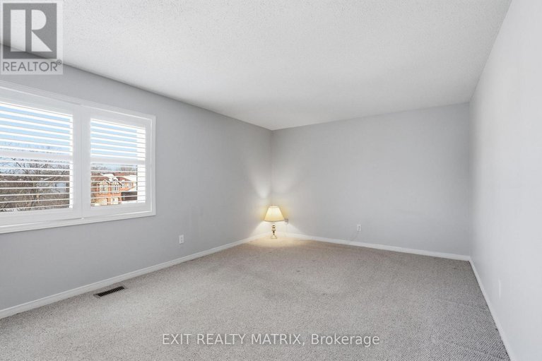 29434401/57-rosegarden-crescent/hunt-club-parkgreenboro/ottawa/ontario/K1T3A9_19