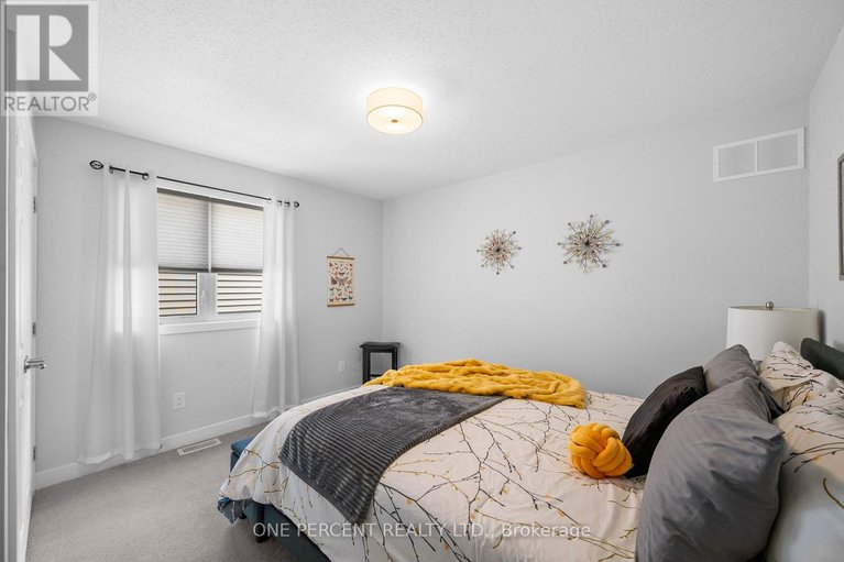 29563341/1002-showman-street/goulbourn-twp-from-franktown-rdsouth-to-rideau/ottawa/ontario/K0A2Z0_31