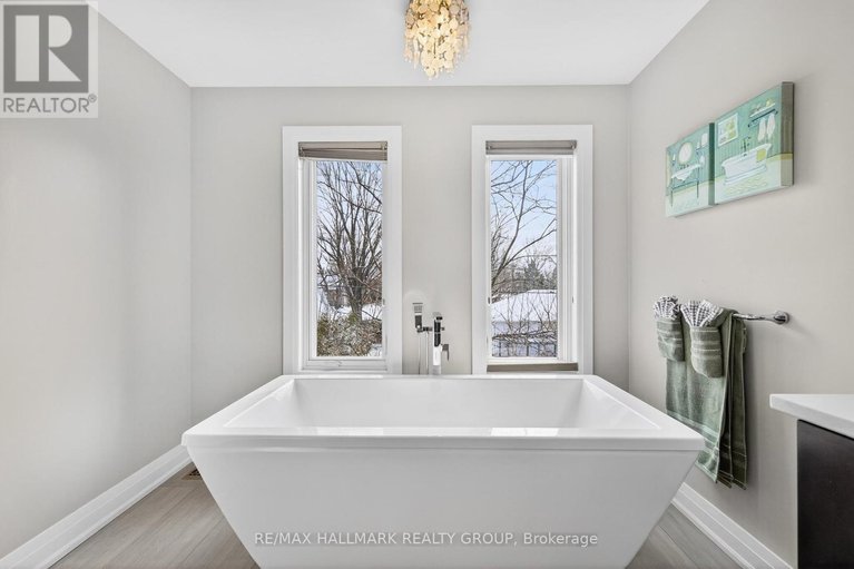 29230900/114-rita-avenue/meadowlandsst-claire-gardens/ottawa/ontario/K2G2H3_28