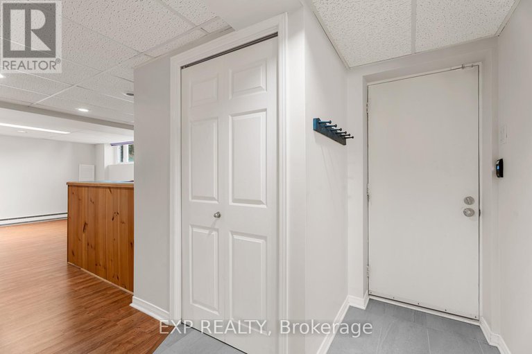 28330540/1822-thornecrest-street/chapel-hill/ottawa/ontario/K1C6K9_36