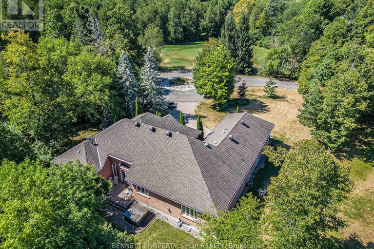 28752704/5-countryside-green/cedar-hillorchard-estates/ottawa/ontario/K2R1B5_46