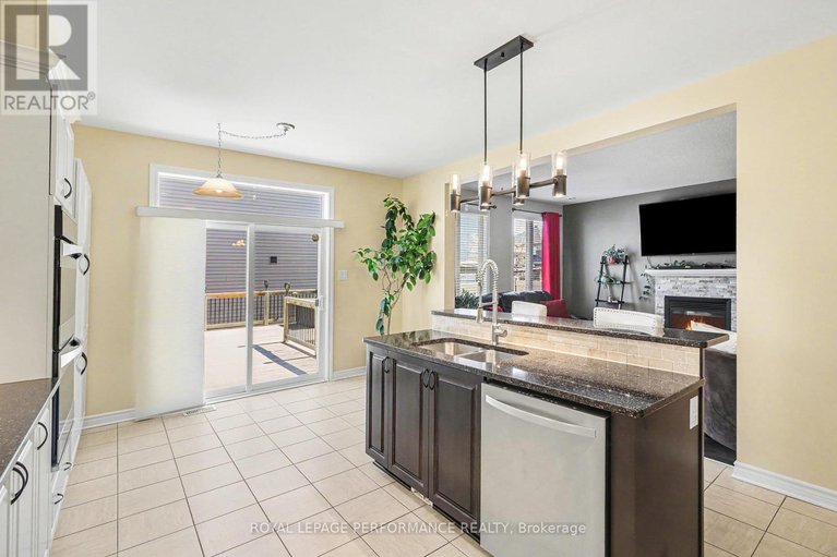 29634644/717-magnolia-street/avalon-west/ottawa/ontario/K4A0Z2_8