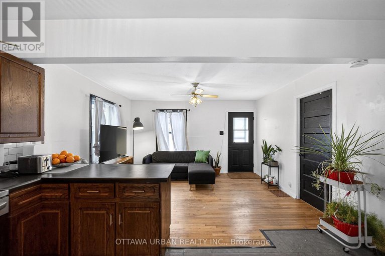29249912/951-merivale-road/carlington/ottawa/ontario/K1Z6A3_25