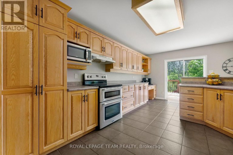 28503825/79-mountain-view-road/mcnabbraeside-twps/mcnabbraeside/ontario/K7S3G9_11