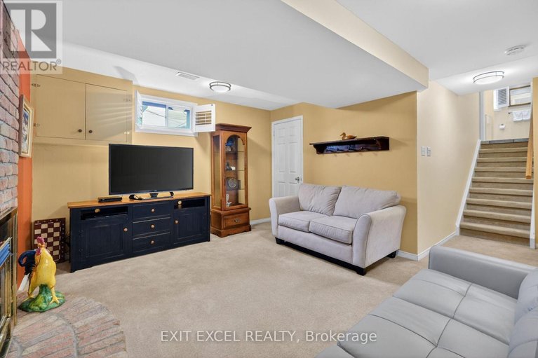 29684997/1554-rosebella-avenue/blossom-parkkemp-parkfindlay-creek/ottawa/ontario/K1T1E8_33