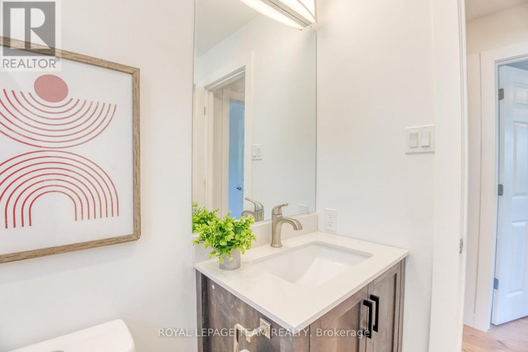 28847948/21-equestrian-drive/bridlewood/ottawa/ontario/K2M1B8_32