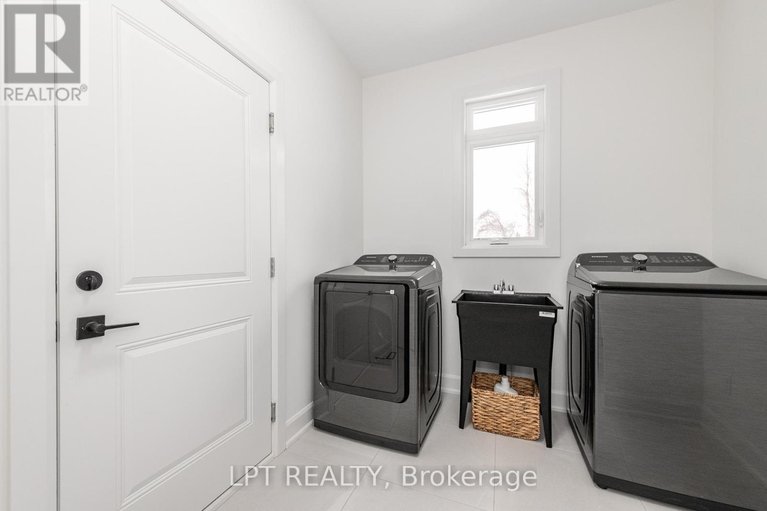 29474450/23-skeel-court/btwn-franktown-rd-fallowfield-rd/ottawa/ontario/K0A1B0_24