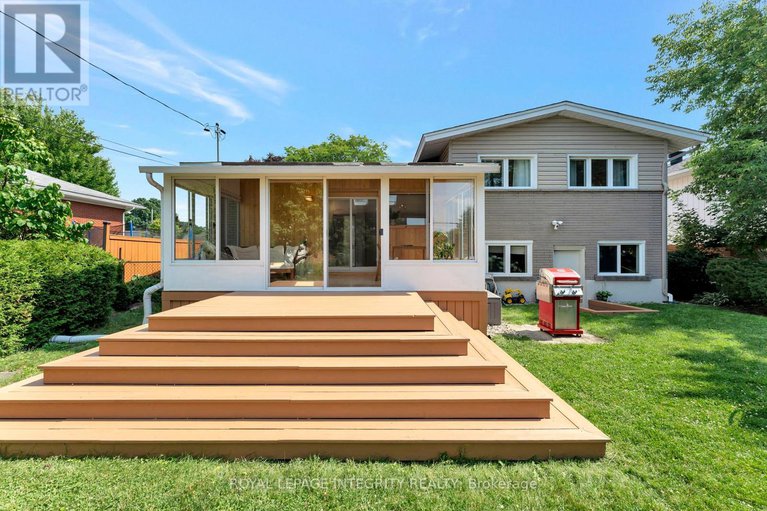 28621220/1150-albany-drive/bel-air-heights/ottawa/ontario/K2C2L3_38