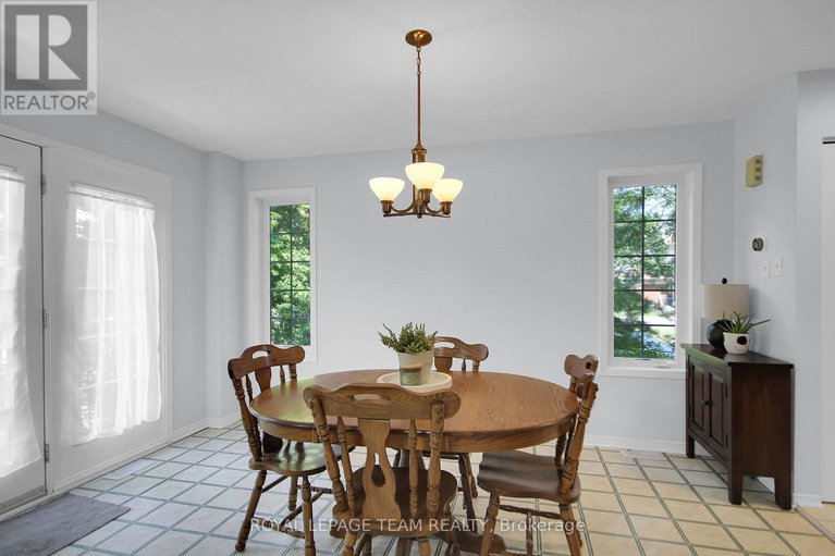 28617518/16-riverbank-court/stittsville-central/ottawa/ontario/K2S1V7_14