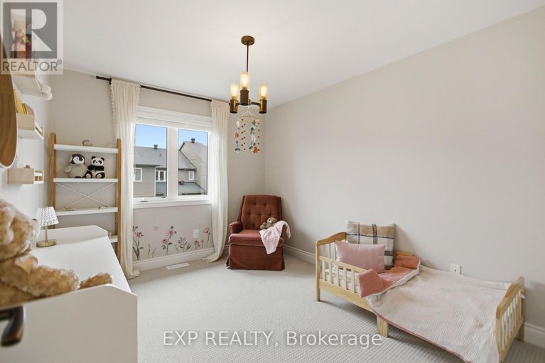 29606498/710-brian-good-avenue/riverside-southgloucester-glen/ottawa/ontario/K4M0C1_23