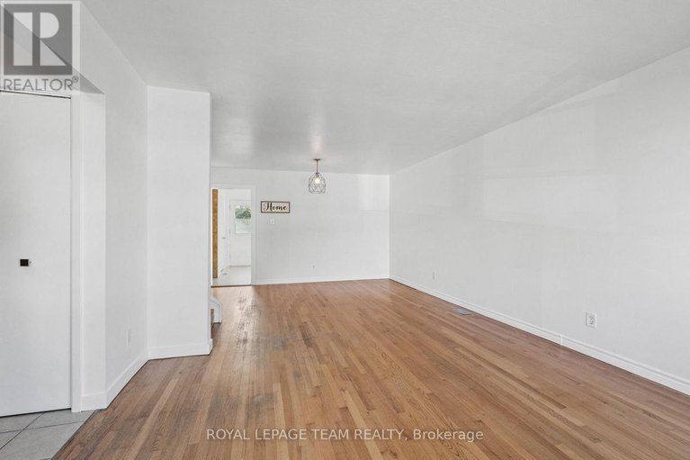 28893741/1308-summerville-avenue/carlington/ottawa/ontario/K1Z8G8_11