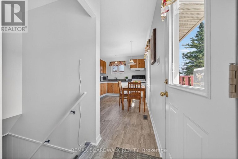 29594831/32-bowmoor-avenue/borden-farmstewart-farmcarleton-heightsparkwood-hills/ottawa/ontario/K2E6M4_22