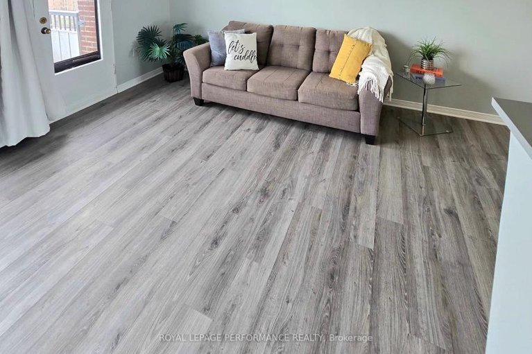 29631803/1113-20-chesterton-drive/borden-farmstewart-farmcarleton-heightsparkwood-hills/ottawa/ontario/K2E6Z7_18