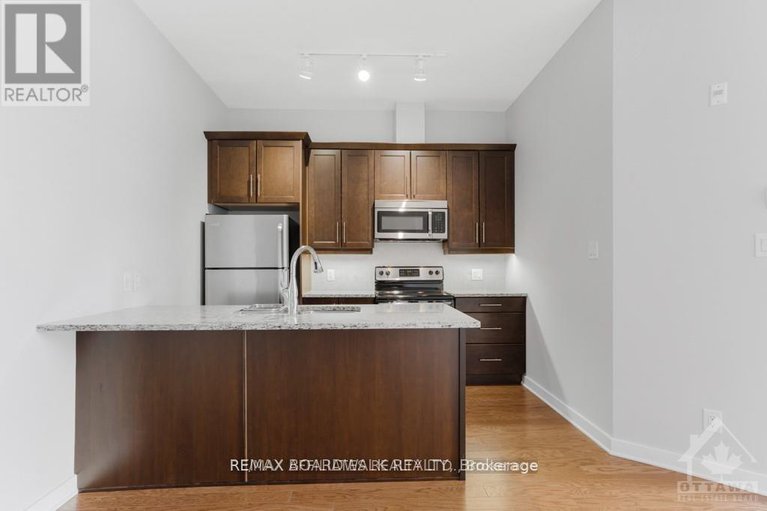 29374176/109-310-centrum-boulevard/bilberry-creekqueenswood-heights/ottawa/ontario/K1E0A3_10