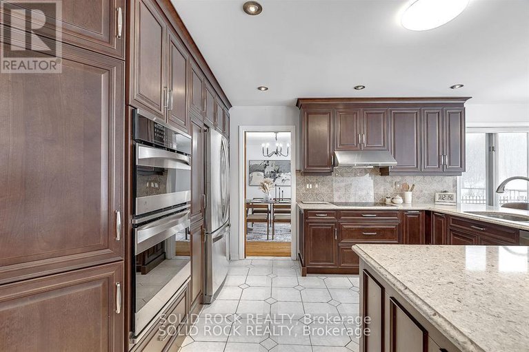28411902/42-marchbrook-circle/rural-kanata-central/ottawa/ontario/K2W1A1_11