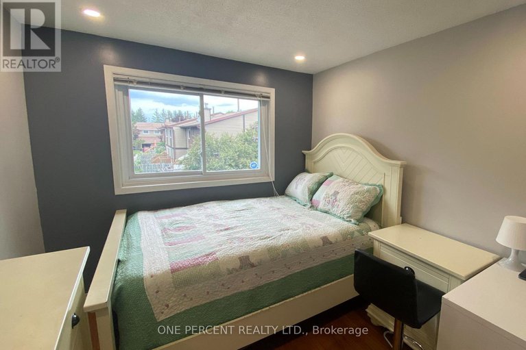 29208573/292-temby-private/hunt-club-parkgreenboro/ottawa/ontario/K1T2W2_14