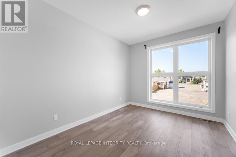 28970787/a-875-contour-street/mer-bleuebradley-estatesanderson-park/ottawa/ontario/K1W0G6_27