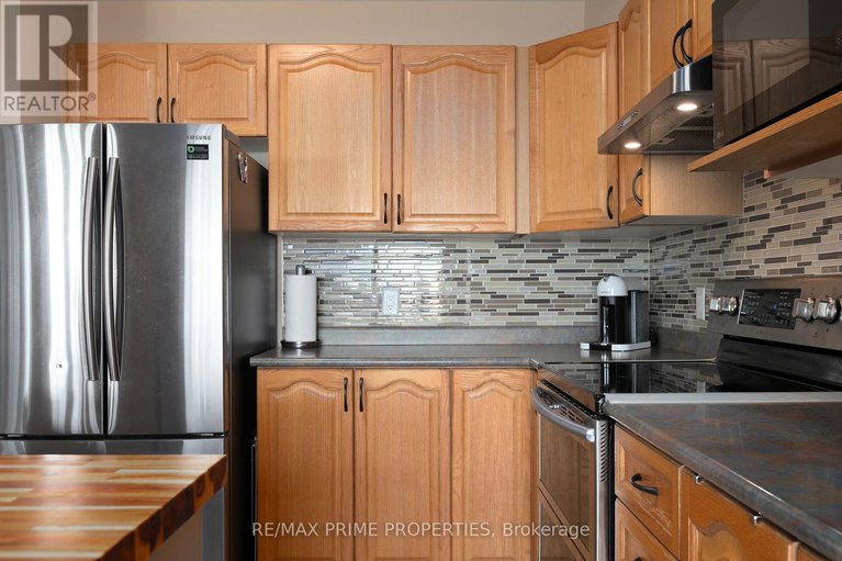 29075456/1545-senateurs-way/fallingbrookpineridge/ottawa/ontario/K4A4A2_14