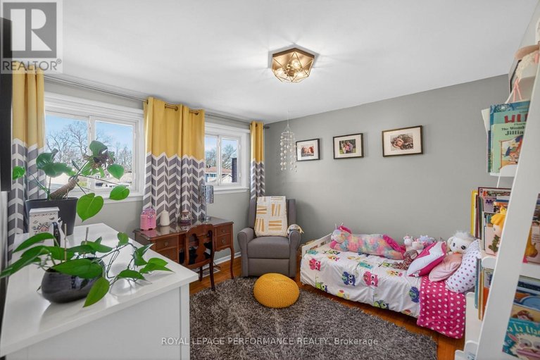 29668804/31-northpark-drive/blackburn-hamlet/ottawa/ontario/K1B3R7_31