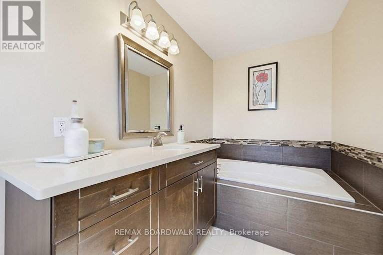 29645634/10-valemont-street/barrhaven-east/ottawa/ontario/K2G6Y1_28