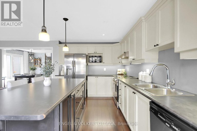 28666528/2784-grand-canal-street/half-moon-bay/ottawa/ontario/K2J0T2_3