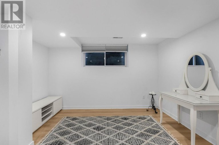 28914431/181-crevasse-road/mer-bleuebradley-estatesanderson-park/ottawa/ontario/K1W0H8_35