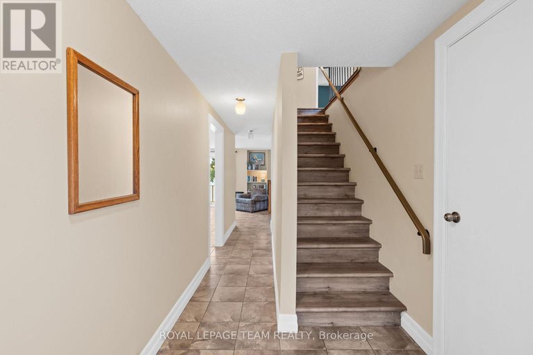 29064420/1119-firefly-lane/manotick-south-to-roger-stevens/ottawa/ontario/K4M0T6_12