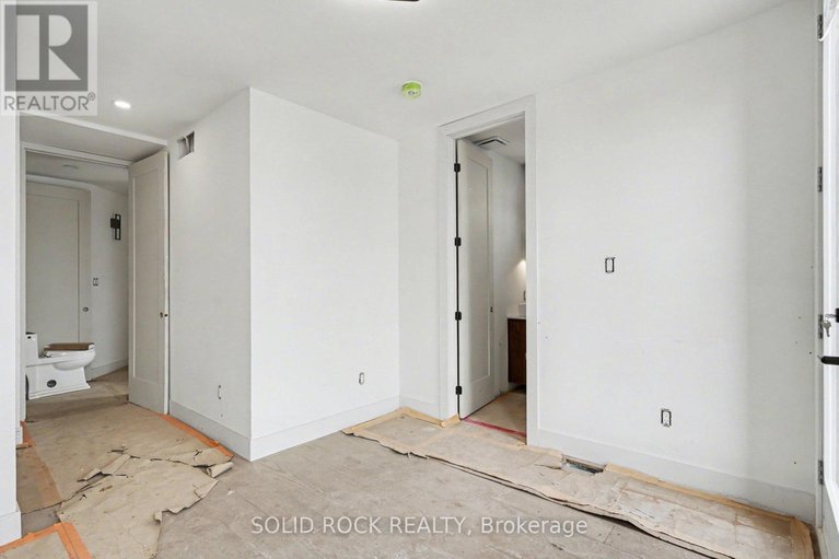 29669968/838-alpine-avenue/queensway-terrace-north/ottawa/ontario/K2B5R6_19