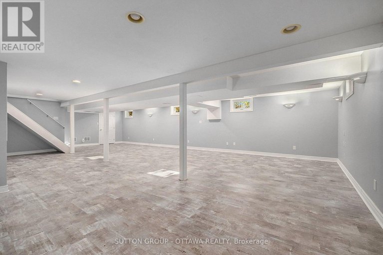 29047686/1218-upton-road/manotick-south-to-roger-stevens/ottawa/ontario/K4M1B3_24