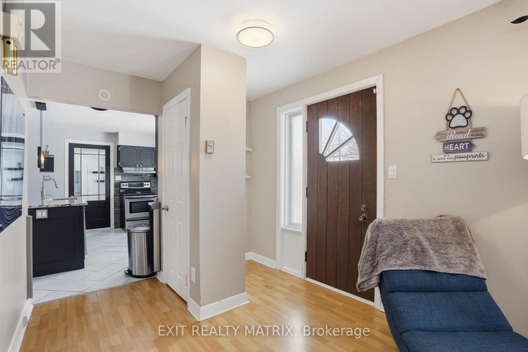 29432668/635-front-road-w/lorignal/champlain/ontario/K0B1K0_5