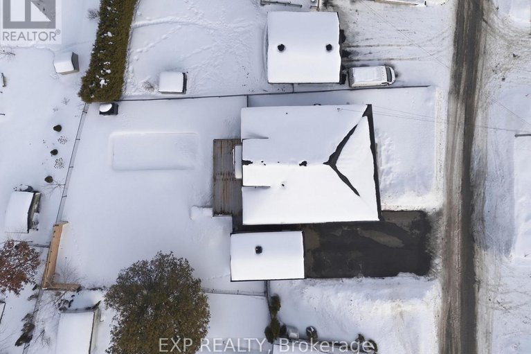 29381359/850-chapman-street/town-of-rockland/clarence-rockland/ontario/K4K1E6_37