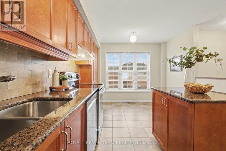 29612593/175-scout-street/central-park/ottawa/ontario/K2C4E2_7