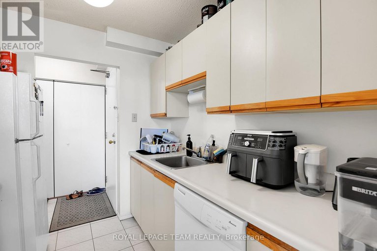 28513339/1010-110-forward-avenue/mechanicsville/ottawa/ontario/K1Y4S9_18