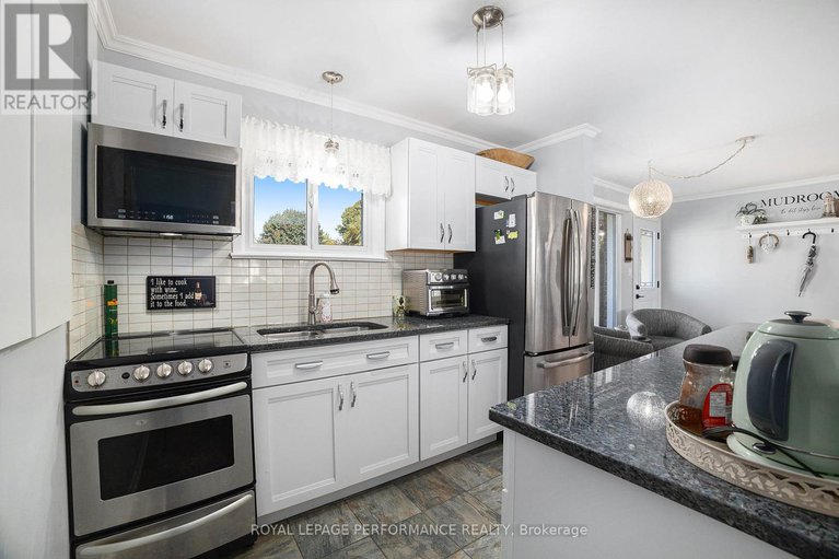 28983039/70-st-lawrence-street/ingleside/south-stormont/ontario/K0C1M0_13