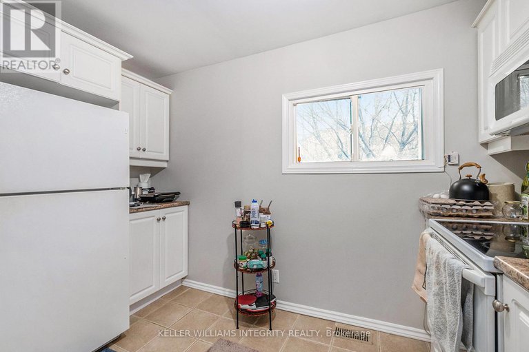 28438743/1384-chatelain-avenue/carlington/ottawa/ontario/K1Z8A8_14