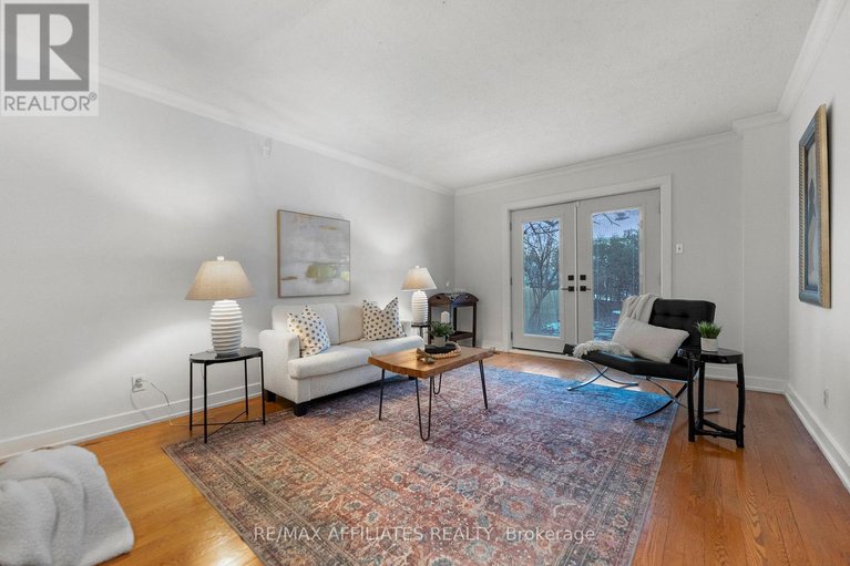 29162988/31-exeter-drive/on-the-green/ottawa/ontario/K2J1Z9_13