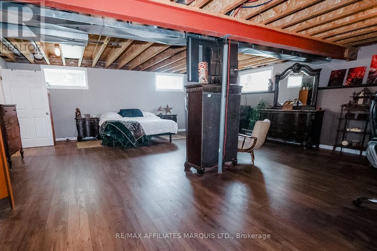 28809789/133-st-george-street-e/alexandria/north-glengarry/ontario/K0C1A0_19