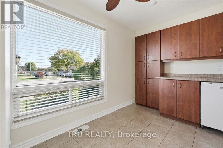 29018587/65-2290-cotters-crescent/windsor-park-village/ottawa/ontario/K1V8Y6_5