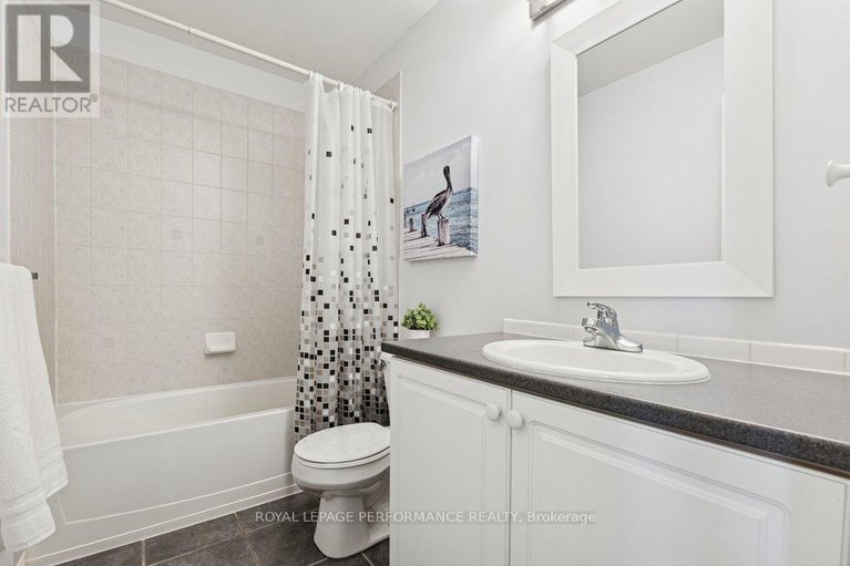 29402071/303-bryarton-street/chapel-hill/ottawa/ontario/K1C7R5_24