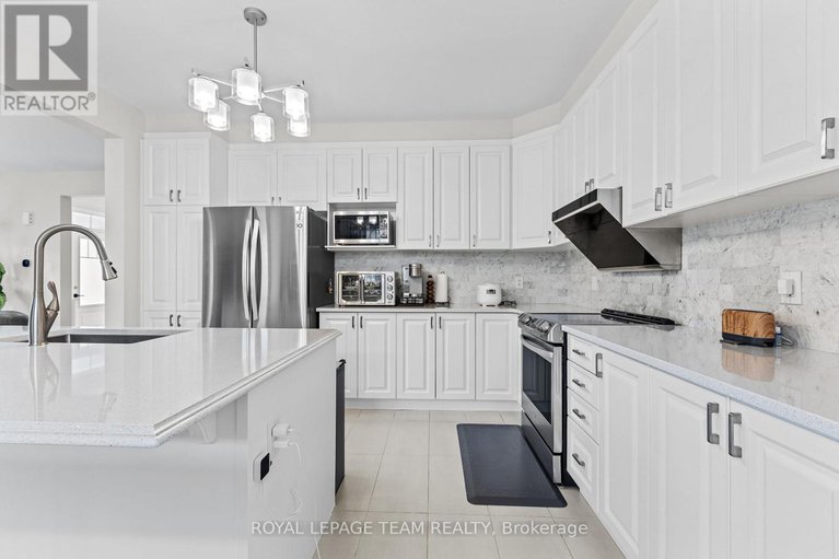 28616419/526-alcor-terrace/half-moon-bay/ottawa/ontario/K2J6N6_12